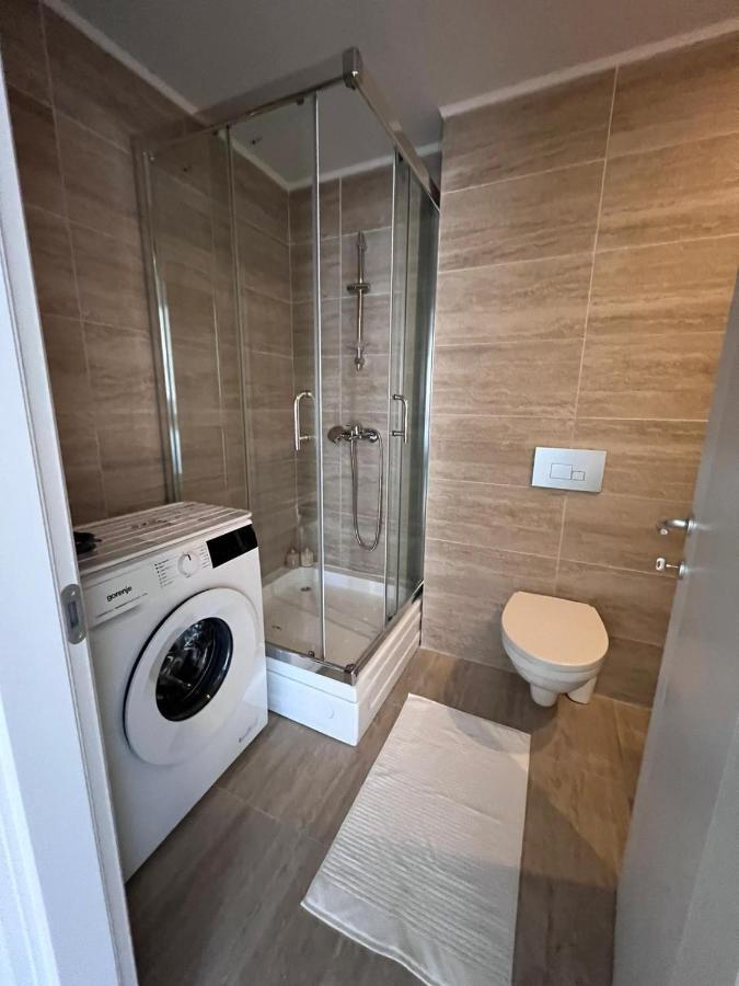 Cosmopolis Bliss: Your Home Away From Home Stefanestii de Jos Exterior foto