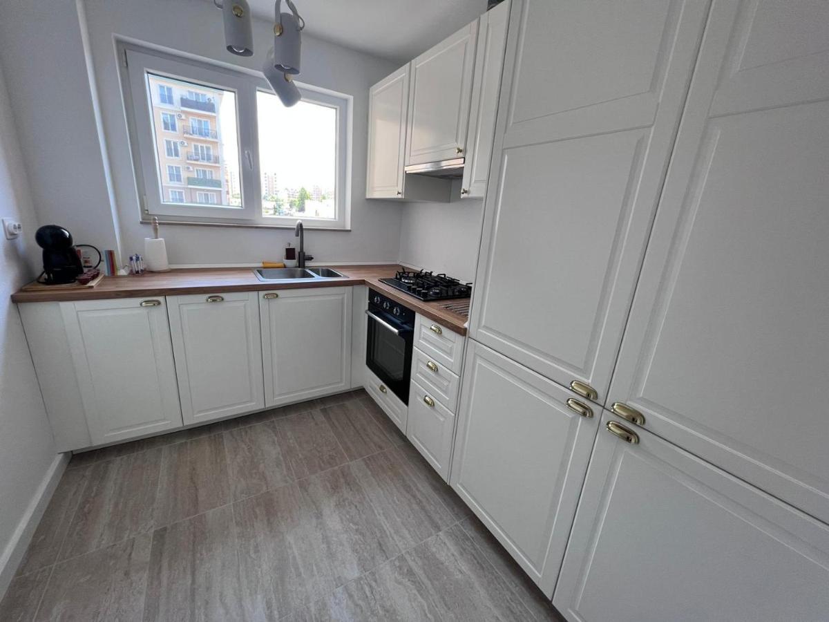 Cosmopolis Bliss: Your Home Away From Home Stefanestii de Jos Exterior foto